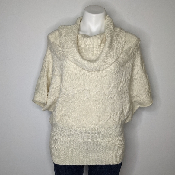 ✨3/$15 Anne Klein off white cream knit sweater M - Picture 1 of 7